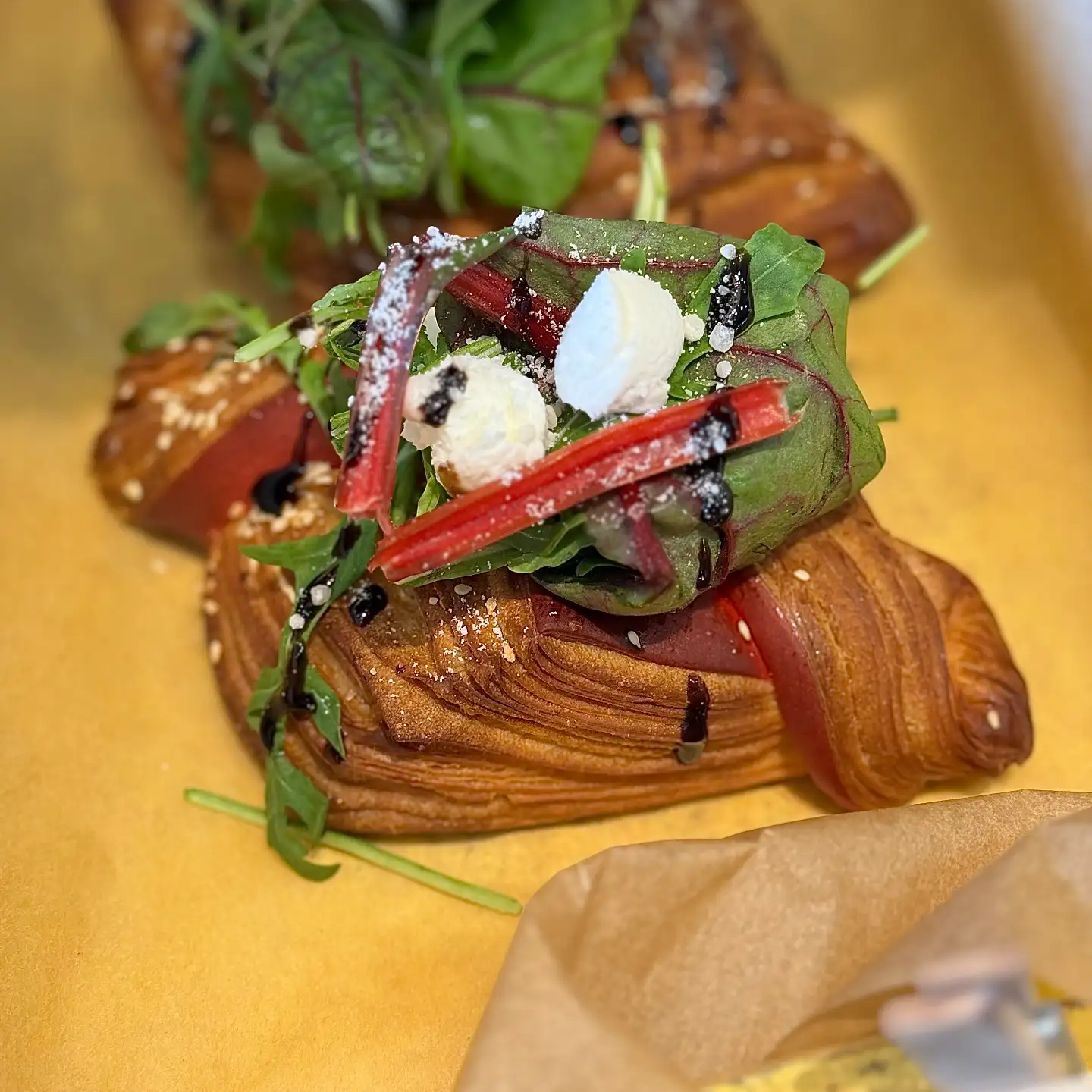 מאפה מוצרלה בלסמי ופרמזן