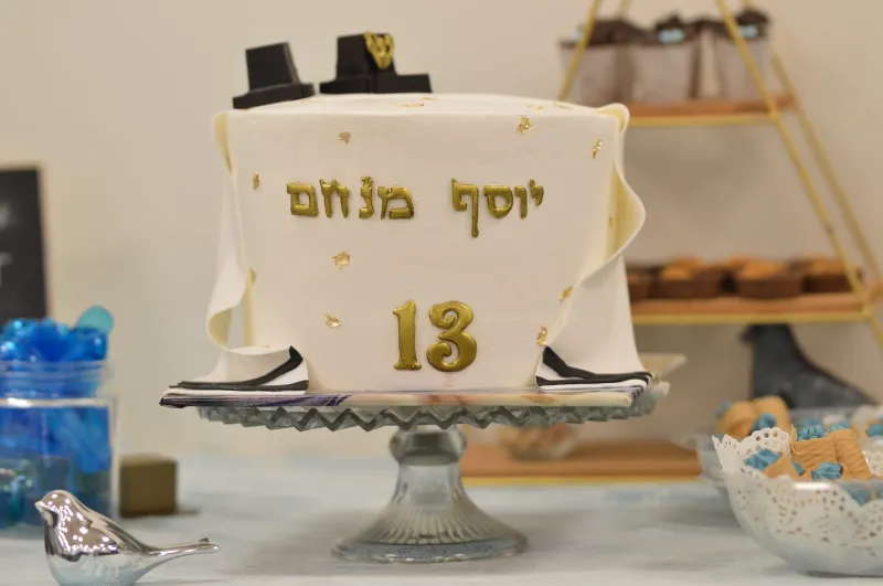 עוגת בר מצווה מרהיבה🥰 עם תוספת קישוט טלית מבצק סוכר