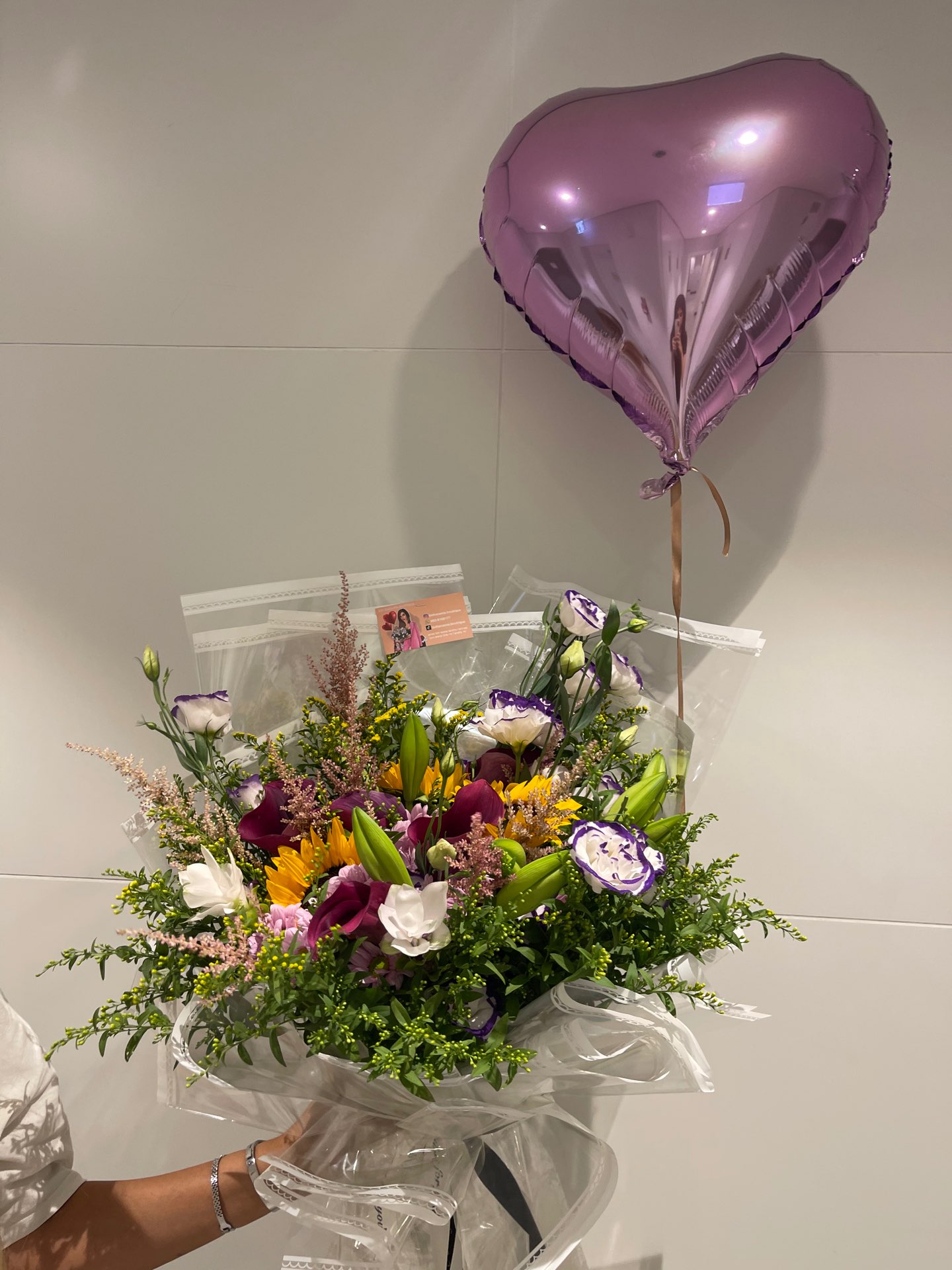 זר פרחים לולי