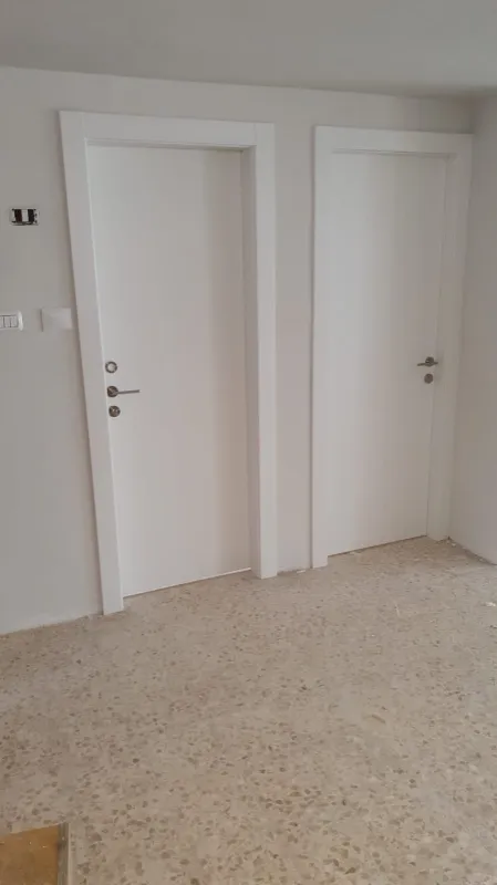 חיפויים ודלתות קיר