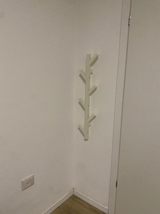 התקנת אביזרי פרזול ומוצרי נוי 