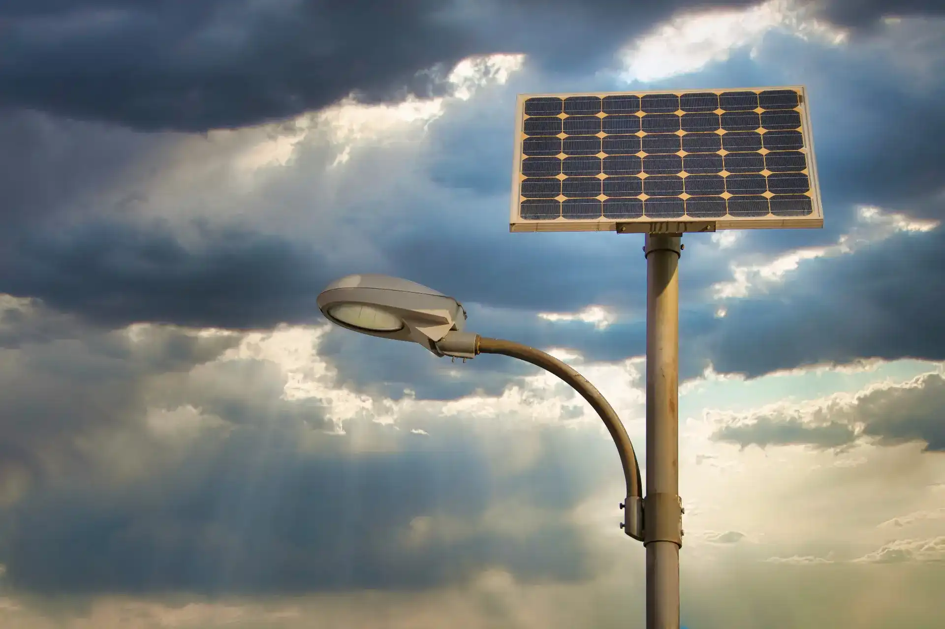 מצלמה סולארית אלחוטית – איך לבחור מצלמה אמינה לשטח פתוח