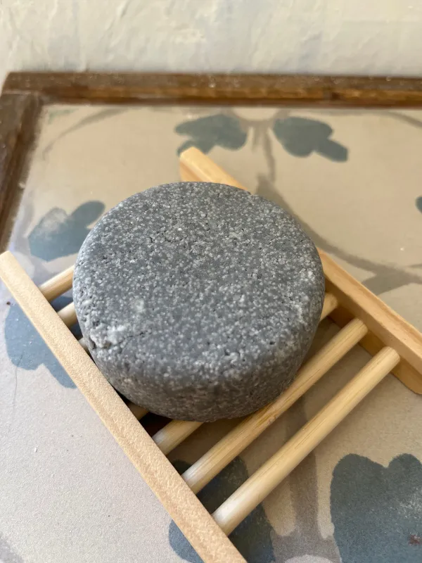 שמפו מניעת נשירה לעור קרקפת שומנית