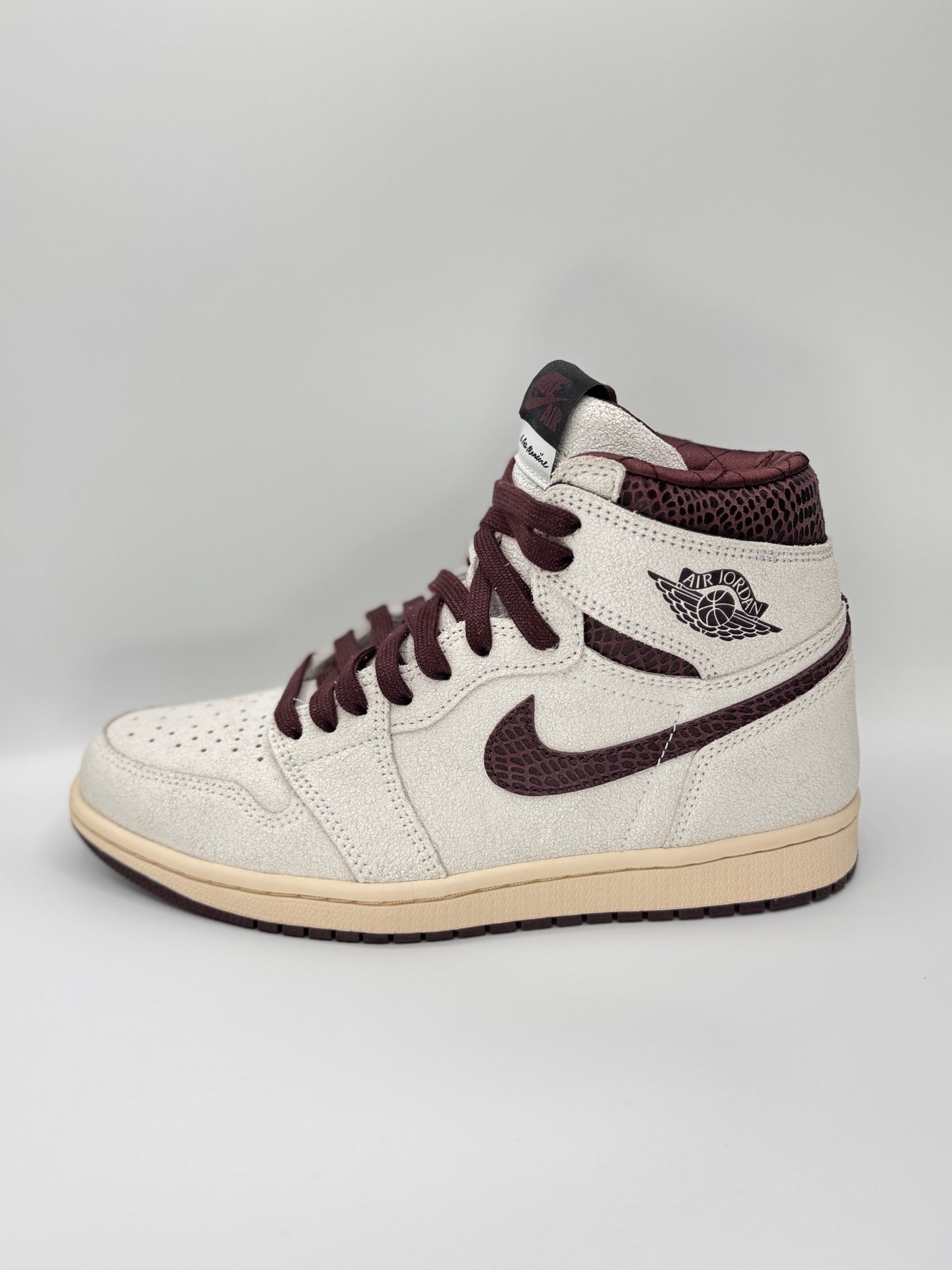 “Jordan 1 Retro high Og “ A Ma Maniere