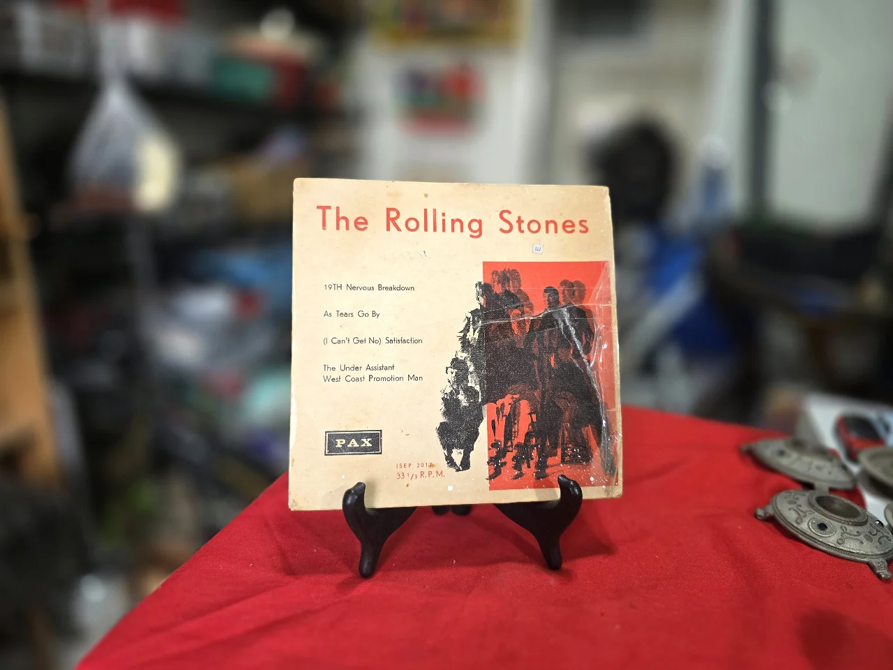 נדיר ! הרולינג סטונס - ROLLING STONES THE - תקליטון נדיר  . תוצרת  ישראל   קרע לעטיפה .