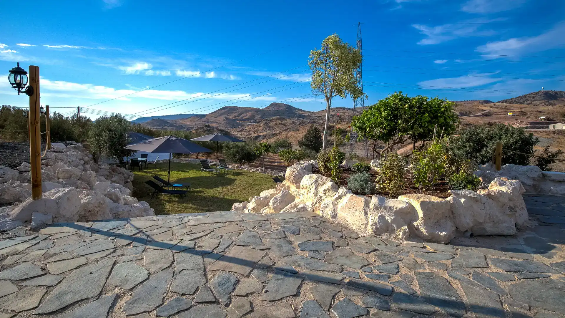 עבודות אבן טבעית- טרסות וריצוף חוץ