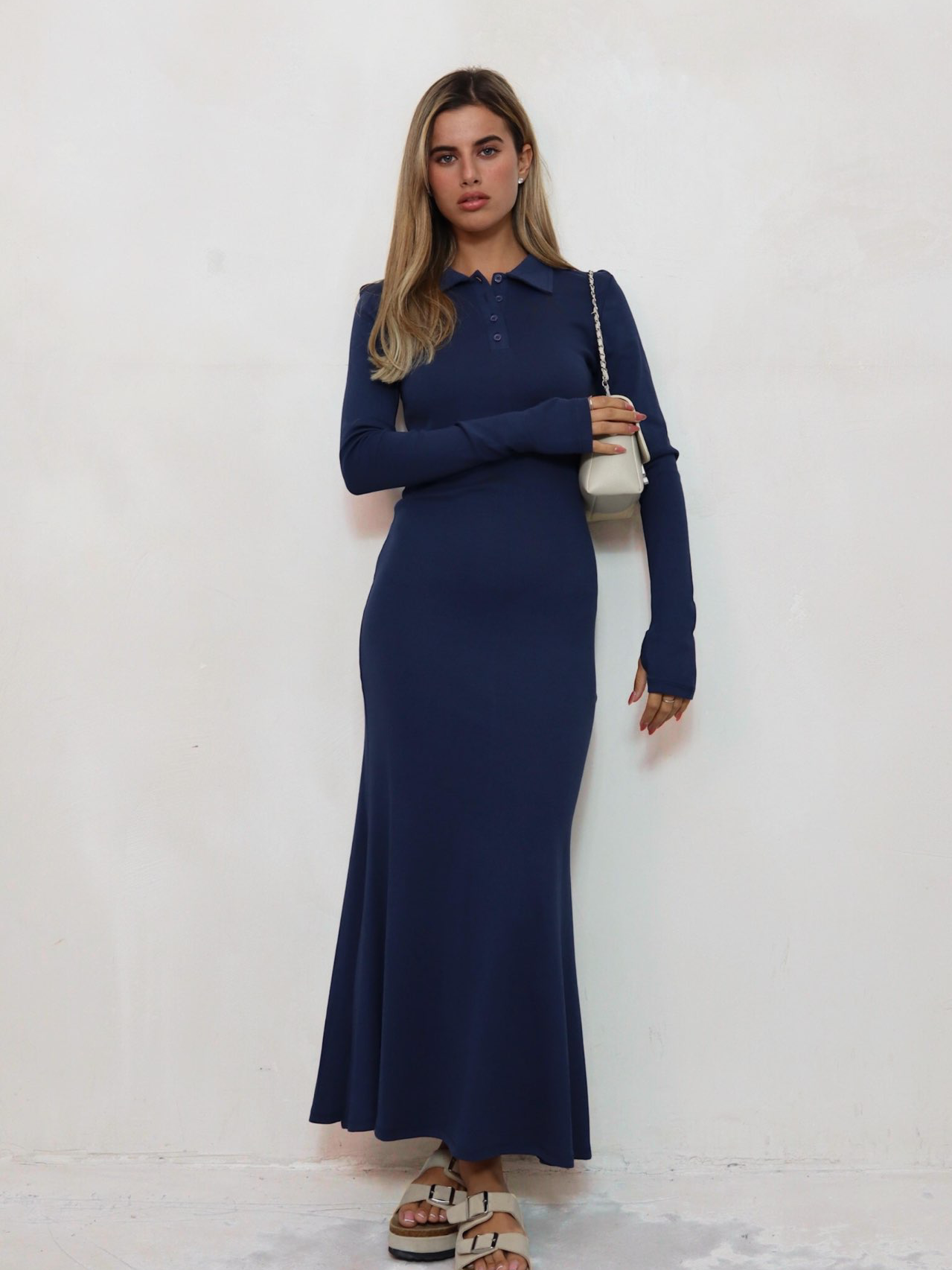 שמלת קים כחול