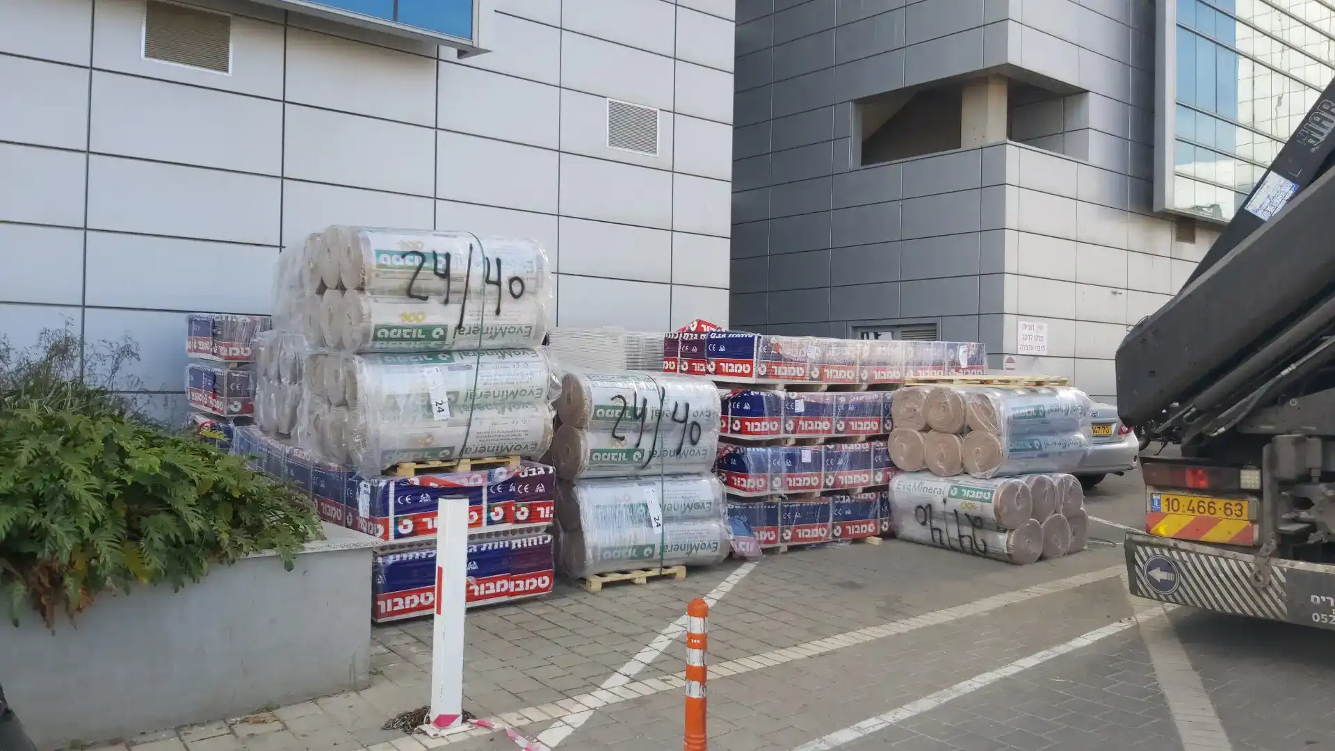  בנייה ועבודות מגבס