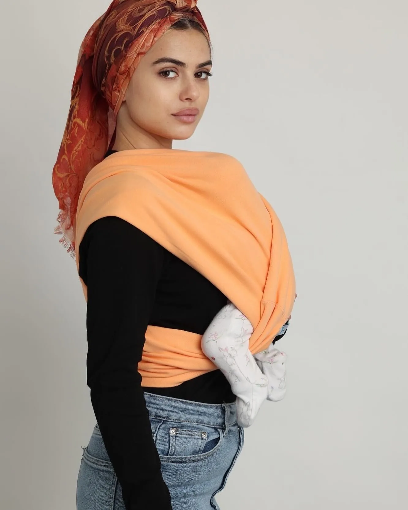 איך לבחור את המנשא המושלם עבורך ועבור תינוקך