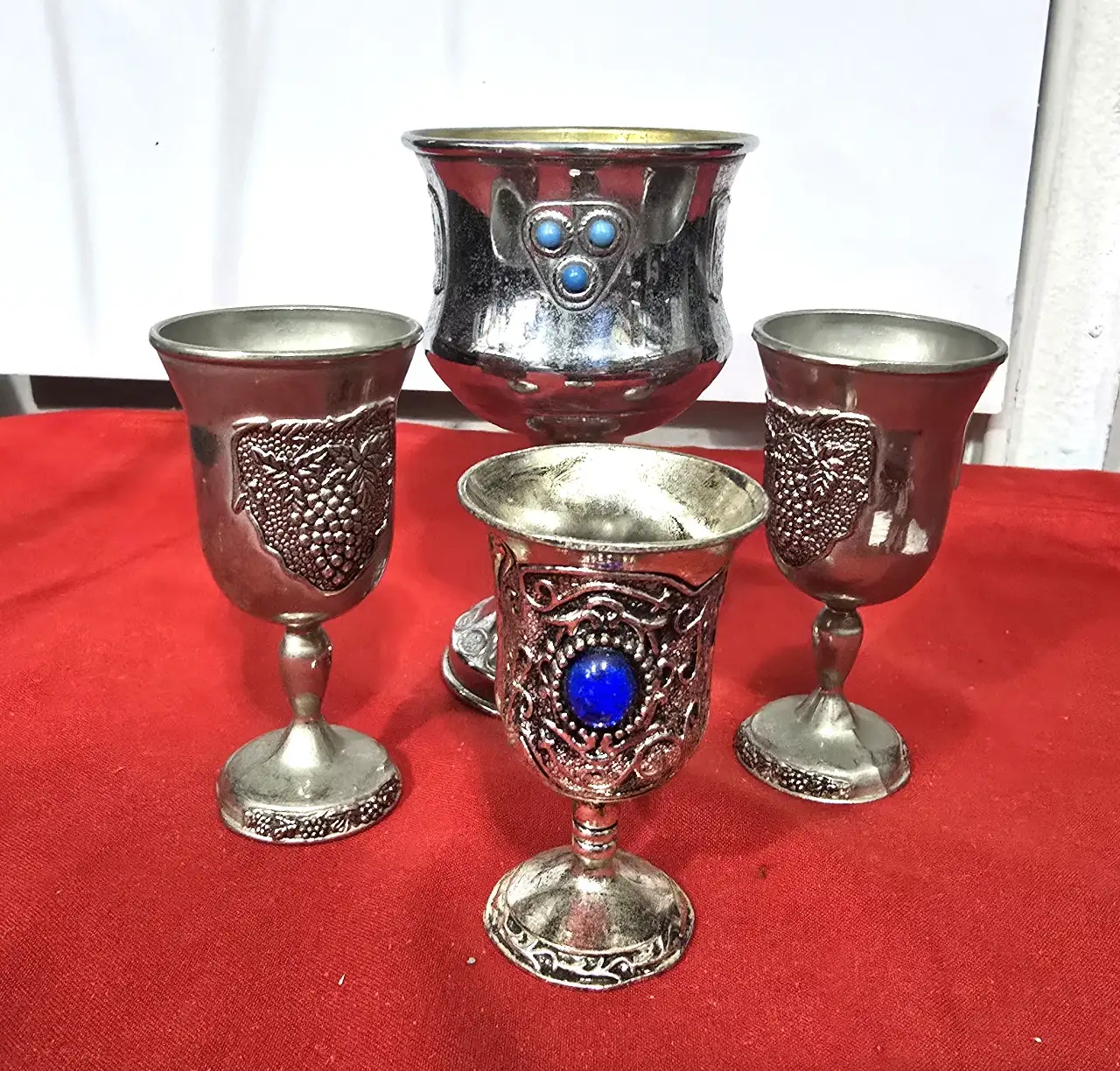 לוט של ארבעה גביעים לקידוש