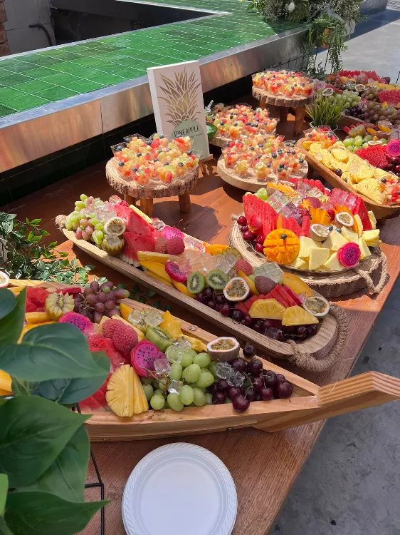 בר פירות מושקע