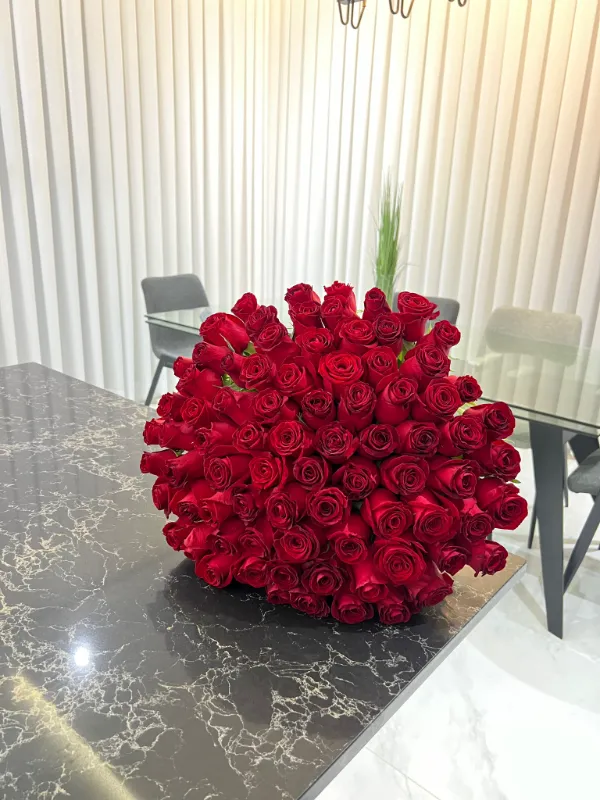 red roses 🌹