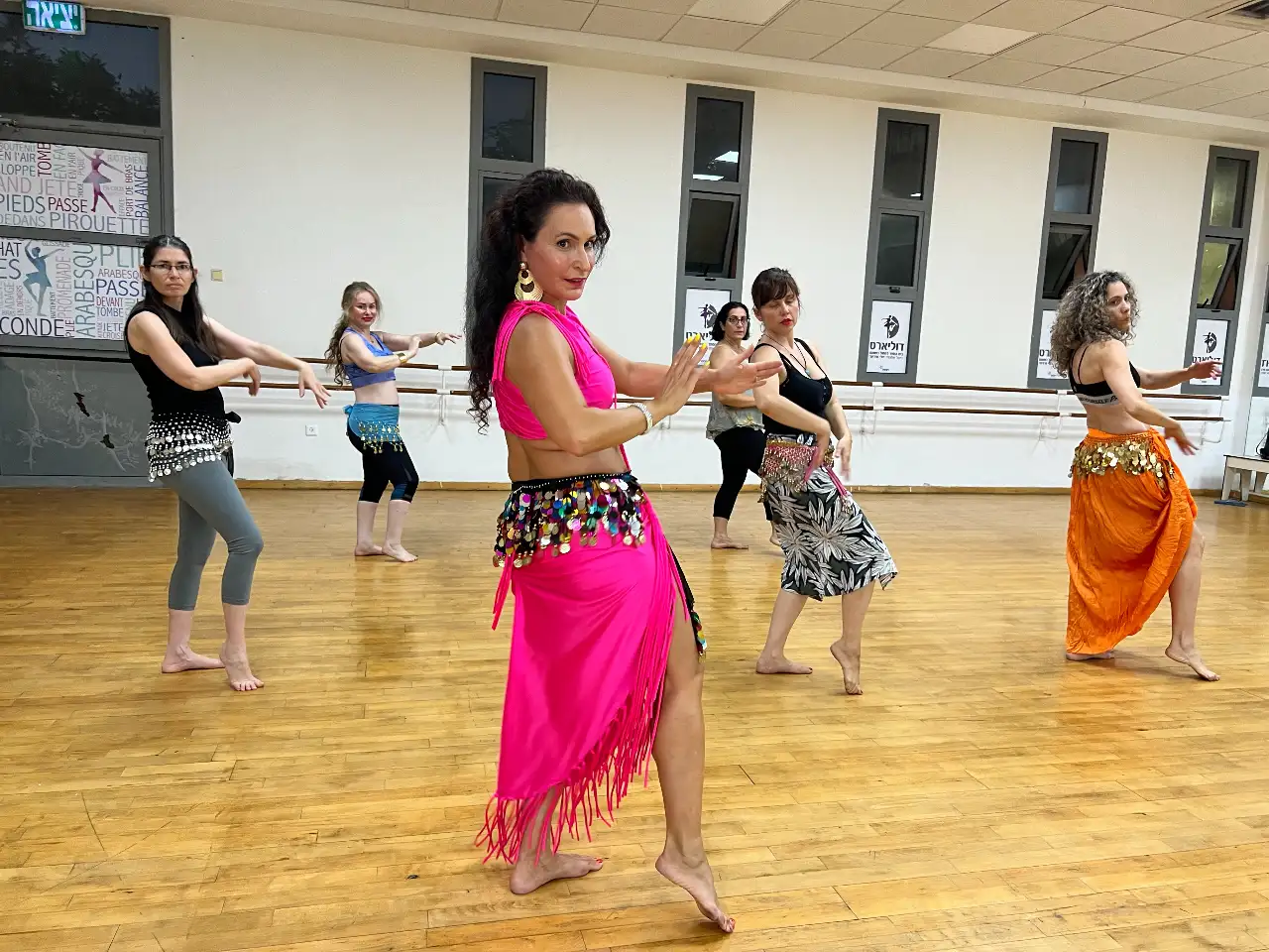 שיעור ריקודי בטן היכרות