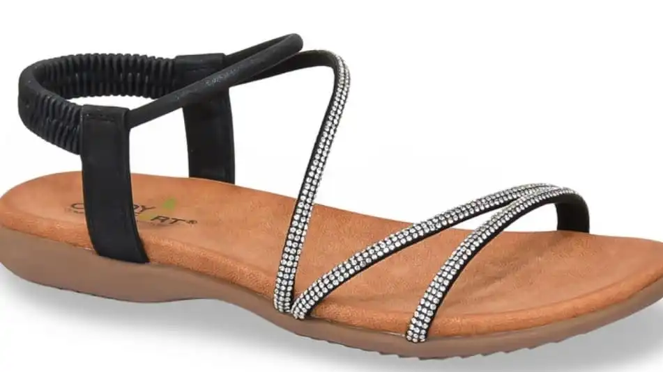 סנדלים משובצים אבנים