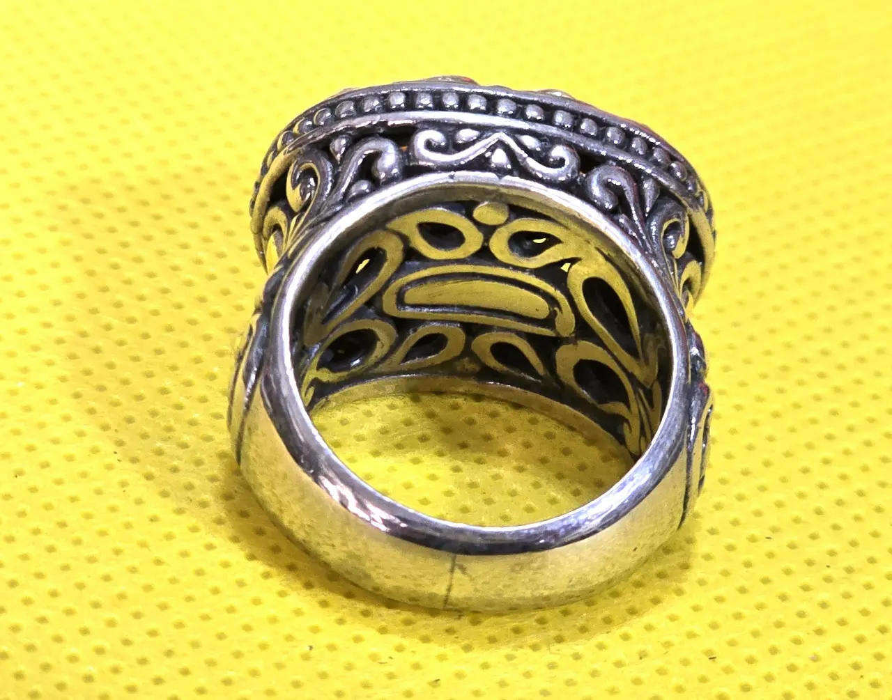 טבעת כסף 925 חתום במשקל 14 גרם.  מידת הטבעת 5.