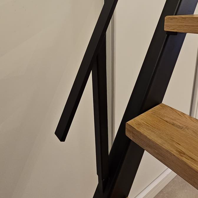 סולם מדרגות לעליית גג