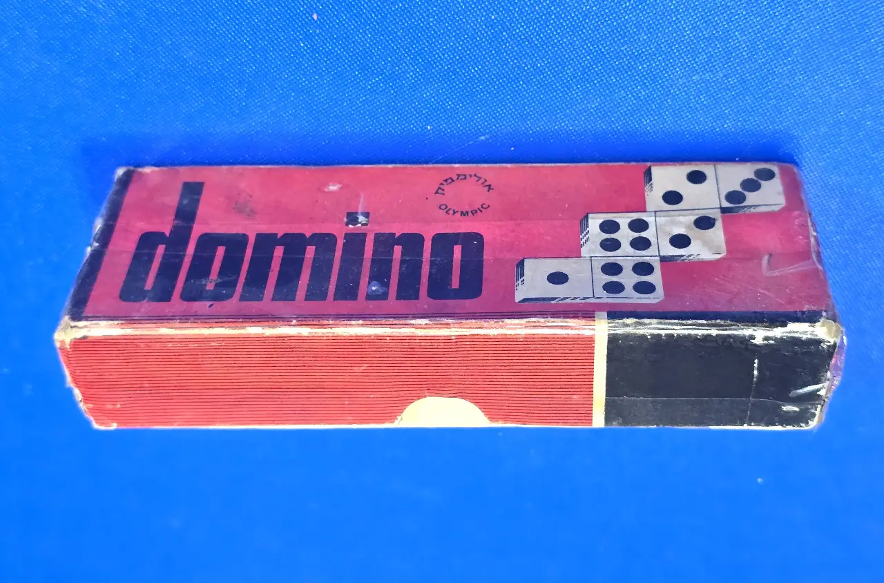 משחק דומינו ישן ח'ב אולימפיה ישראלית ישנה קופסת קרטון אדומה וינט'ג
