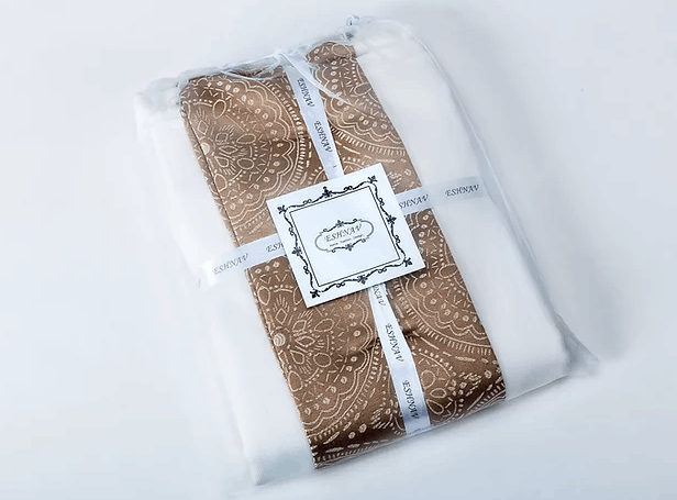 מפה לבנה אל קמט איכותית עם ראנר