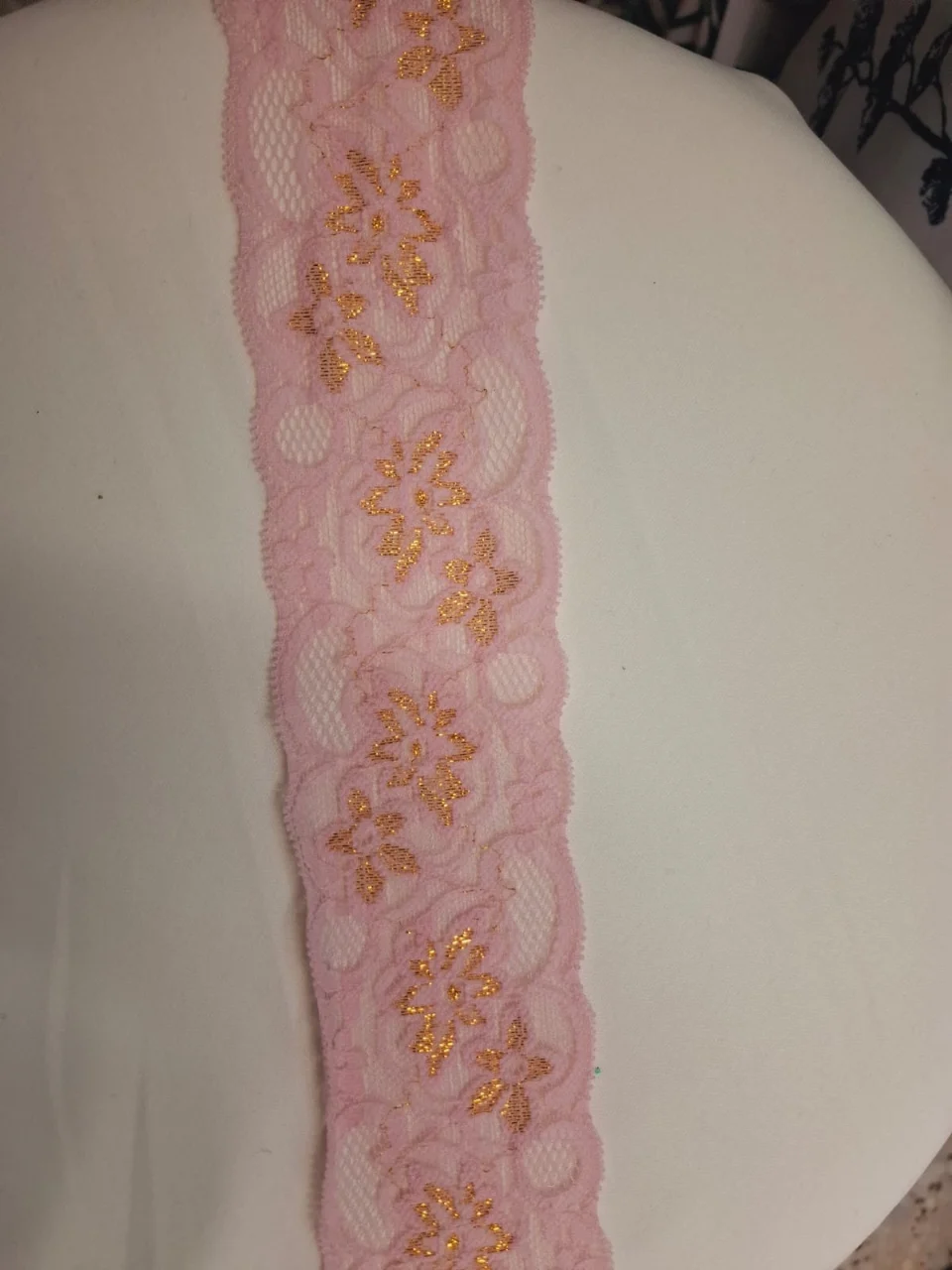 תחרה לייקרה