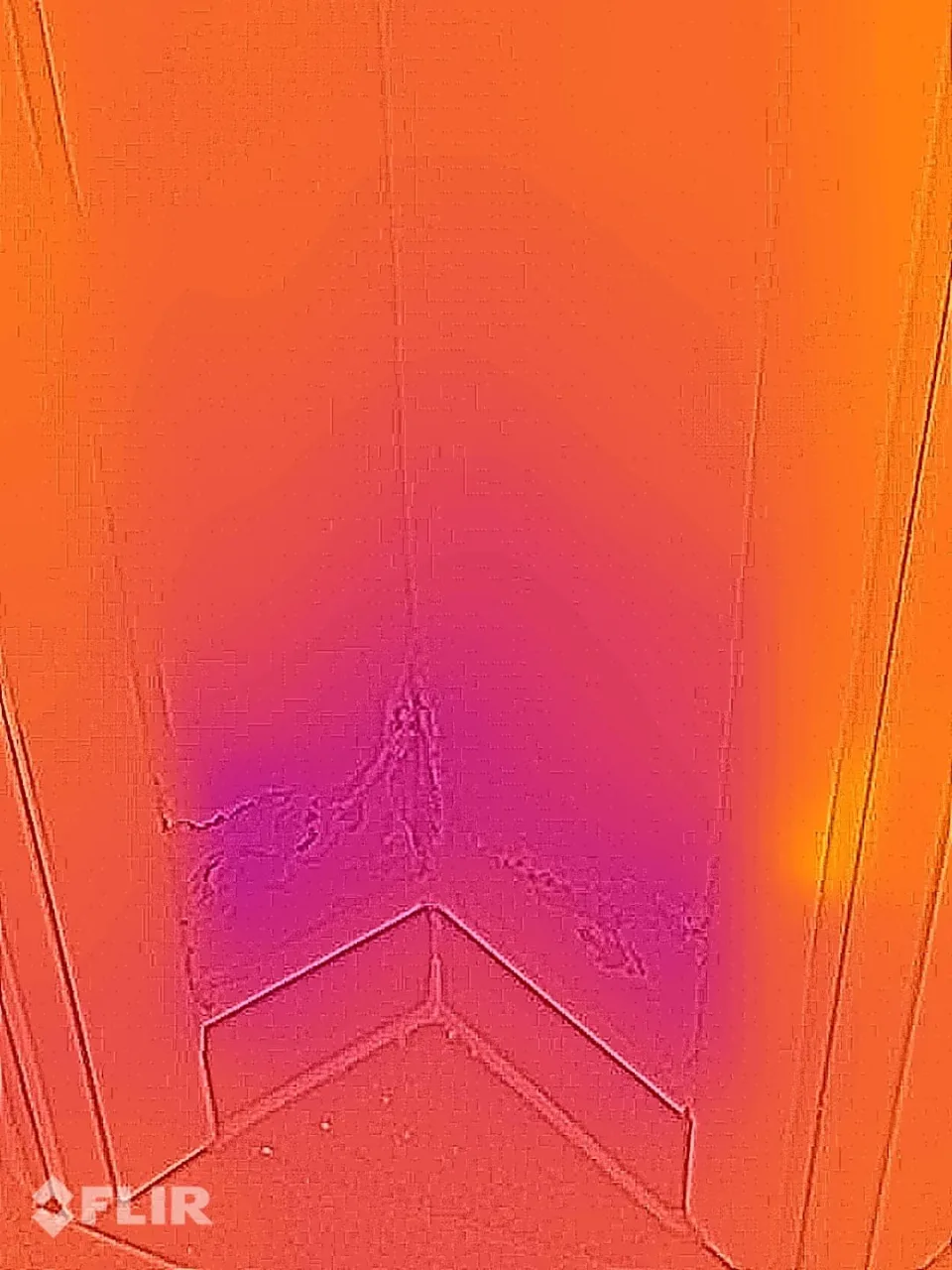 בדק בית דירה יד שנייה - צילום תרמי של אזור רטוב