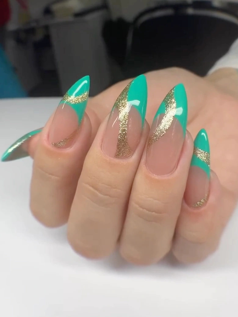 מניקור ופדיקור