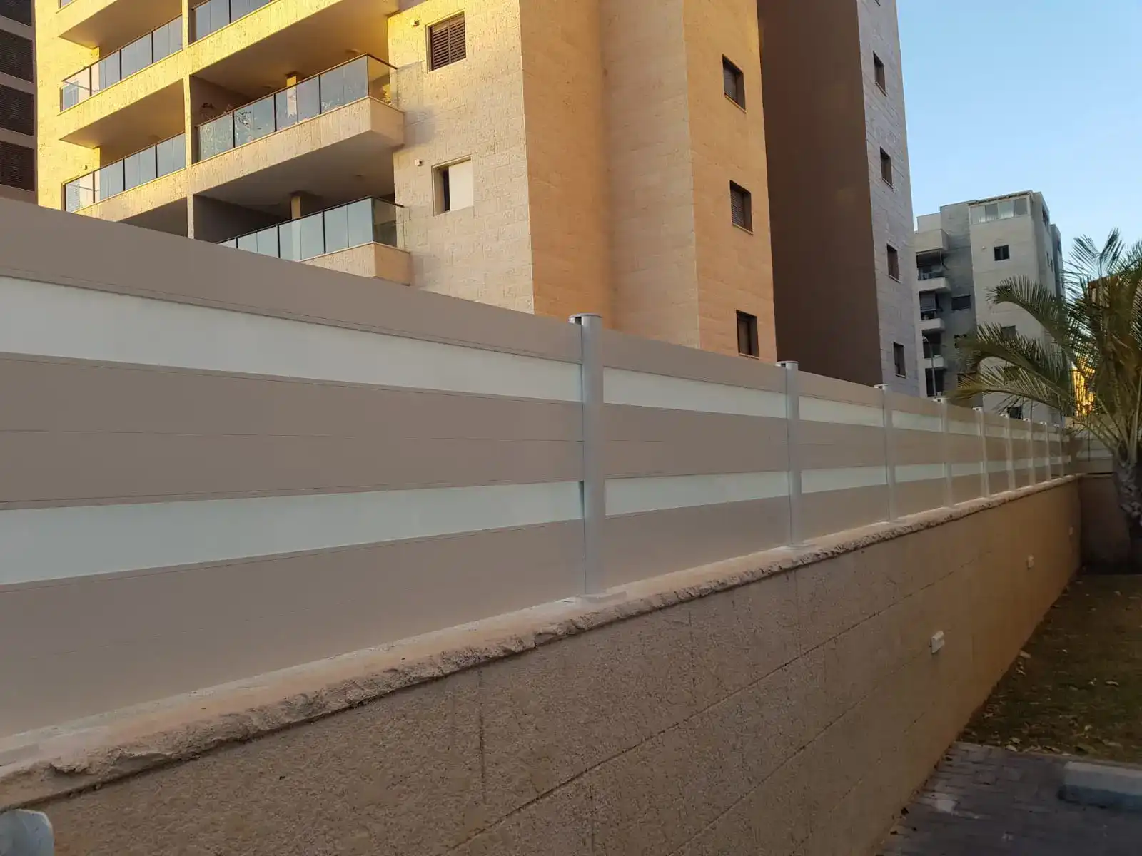 גדר זכוכית