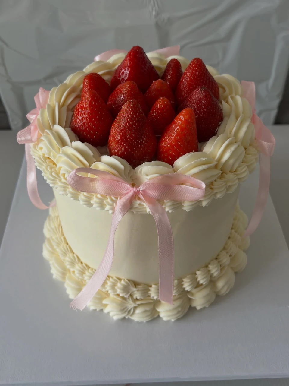 עוגת פפיונים ותותים