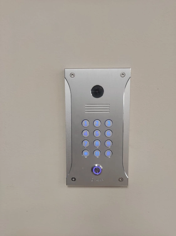 אנטרקום של חברת תדואר - כסוף