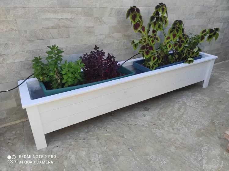 אדניות מעץ מלא ניתן להזמין בהתאמה אישית