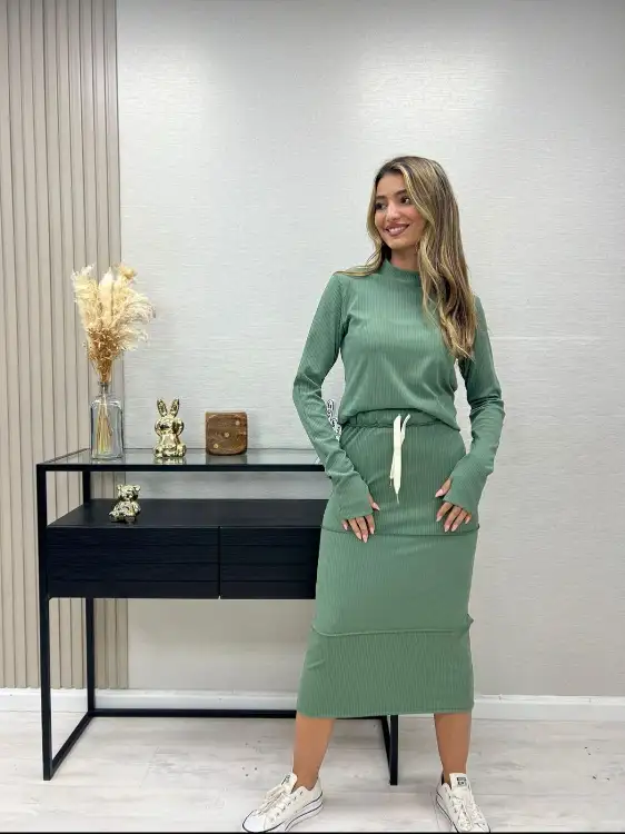 חליפת שאנל ירוקה