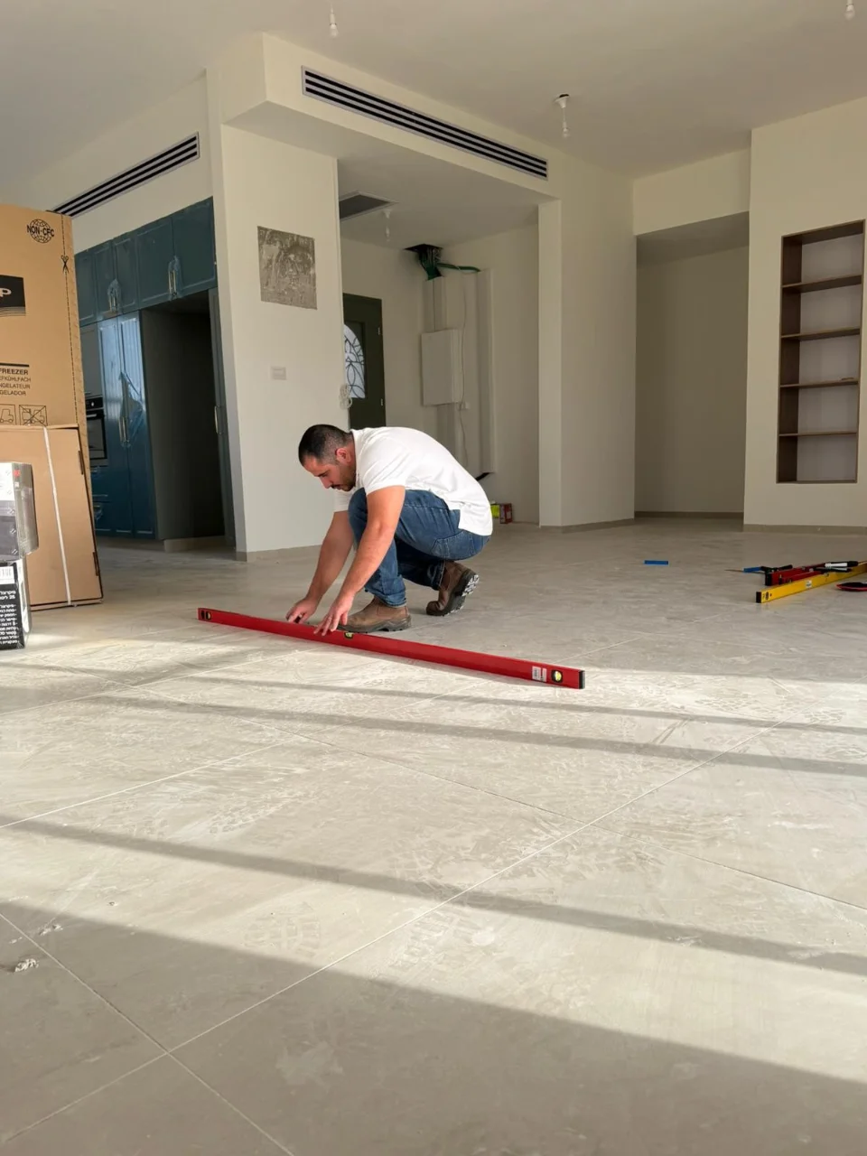 בדיקת מישוריות ריצוף