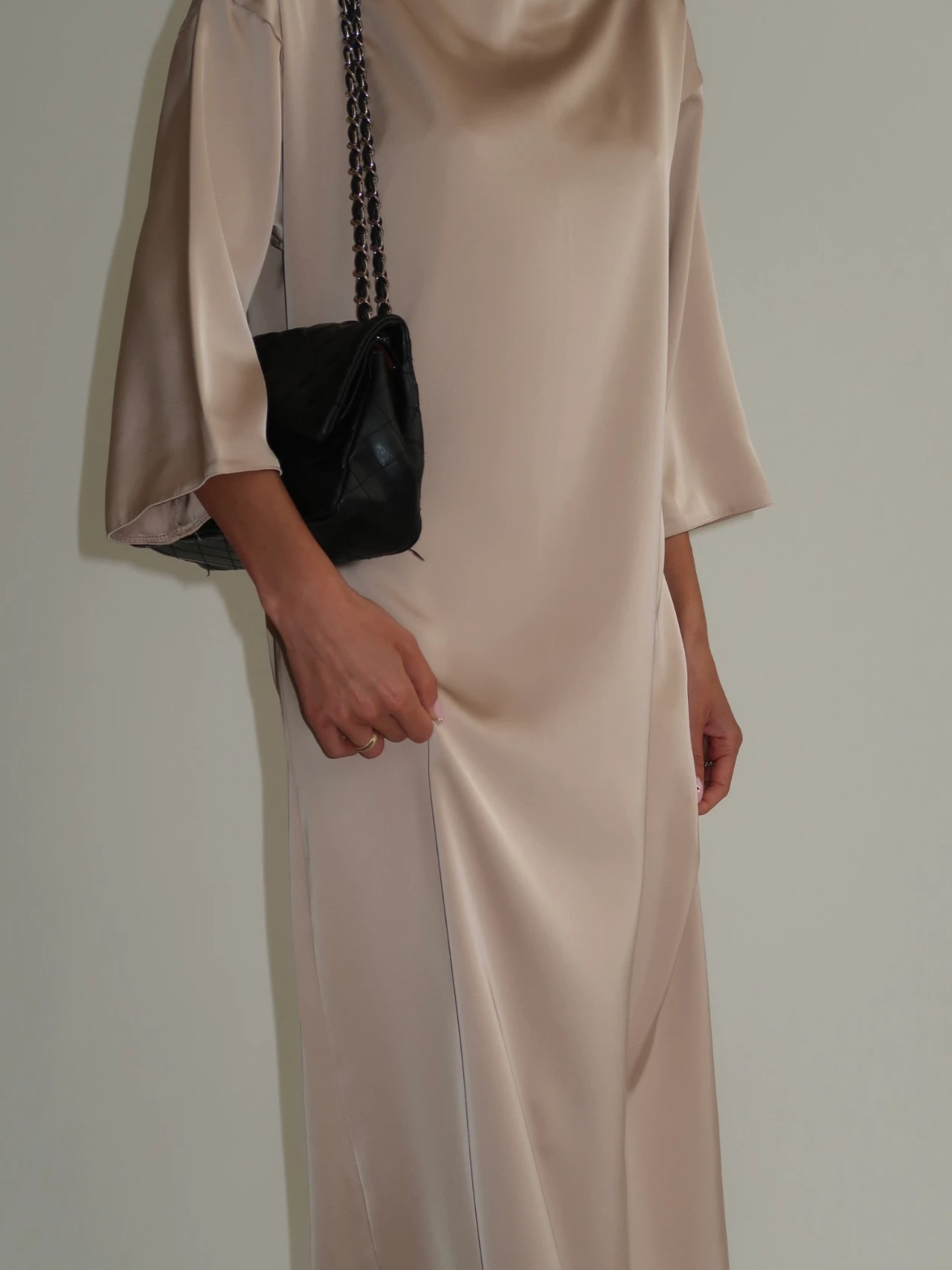 שמלת יובל בז' 