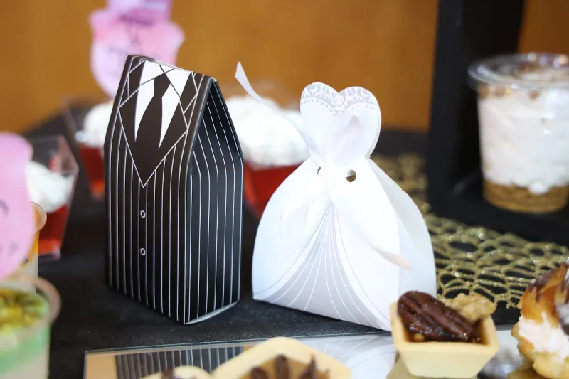 תווית חמסה וקופסאות לבר אירוסין