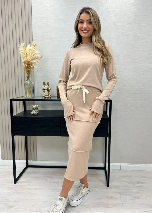 חליפת שאנל קרם