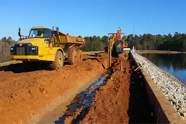 עבודות עפר ותשתיות – פתרונות הנדסיים לקרקע מאתגרת