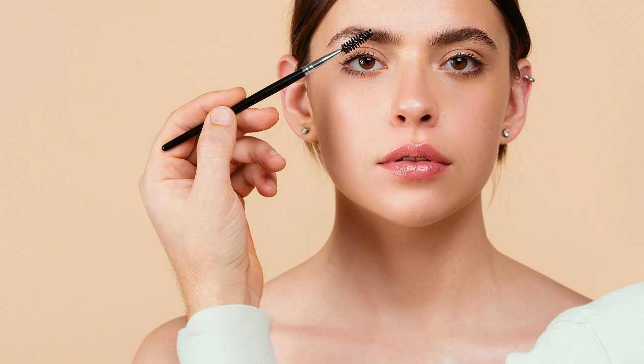 שיקום גבות בטירת הכרמל – תהליך הדרגתי לעיבוי וצמיחה