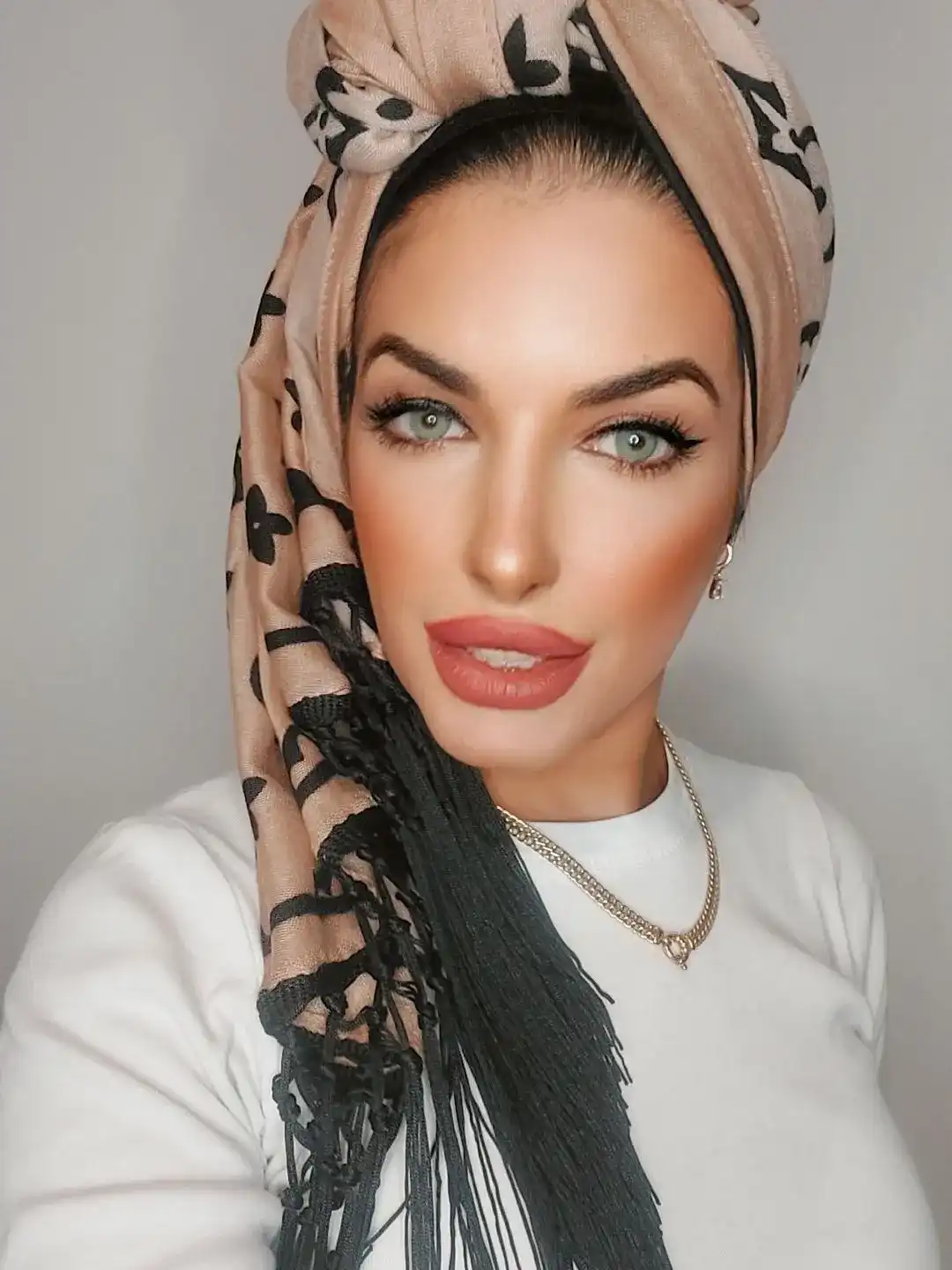 מטפחות מותגים  