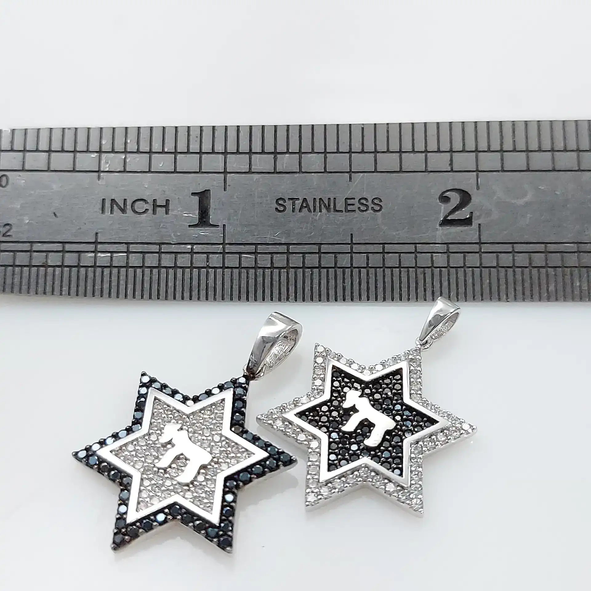תליון מגן דוד מזהב בשיבוץ זירקונים 14K