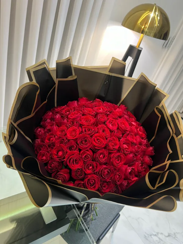 red roses 🌹