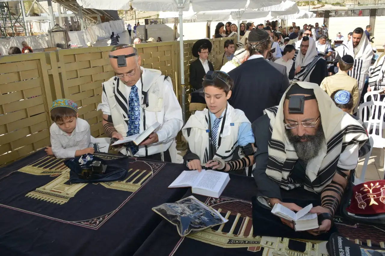 דני מוטלה - איש צוות רב תחומי (מפיק, במאי, צלם ומורה)