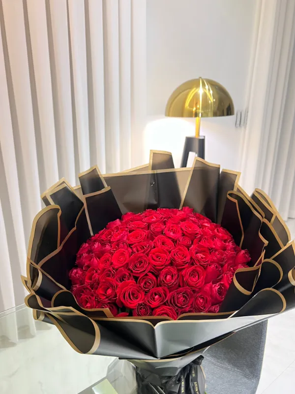 red roses 🌹