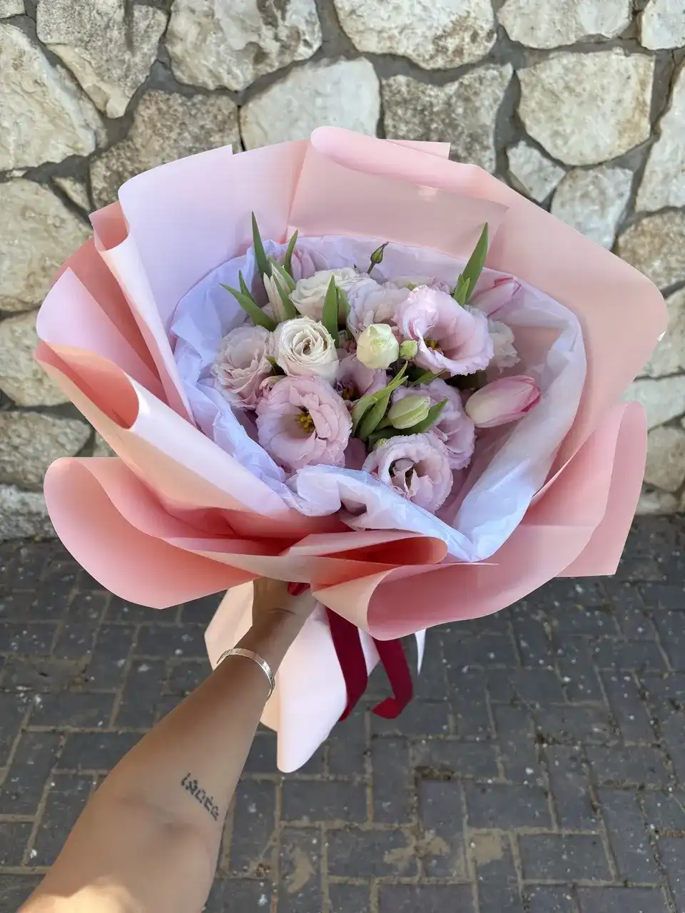 זר טוליפים וליזיאנטוס פינק