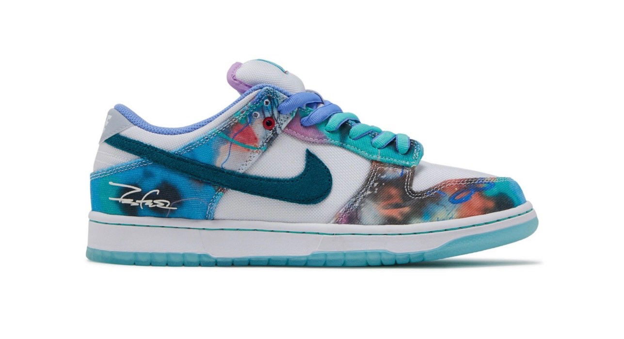 “Nike SB Dunk Low “Futura Laboratories Bleached Aqua