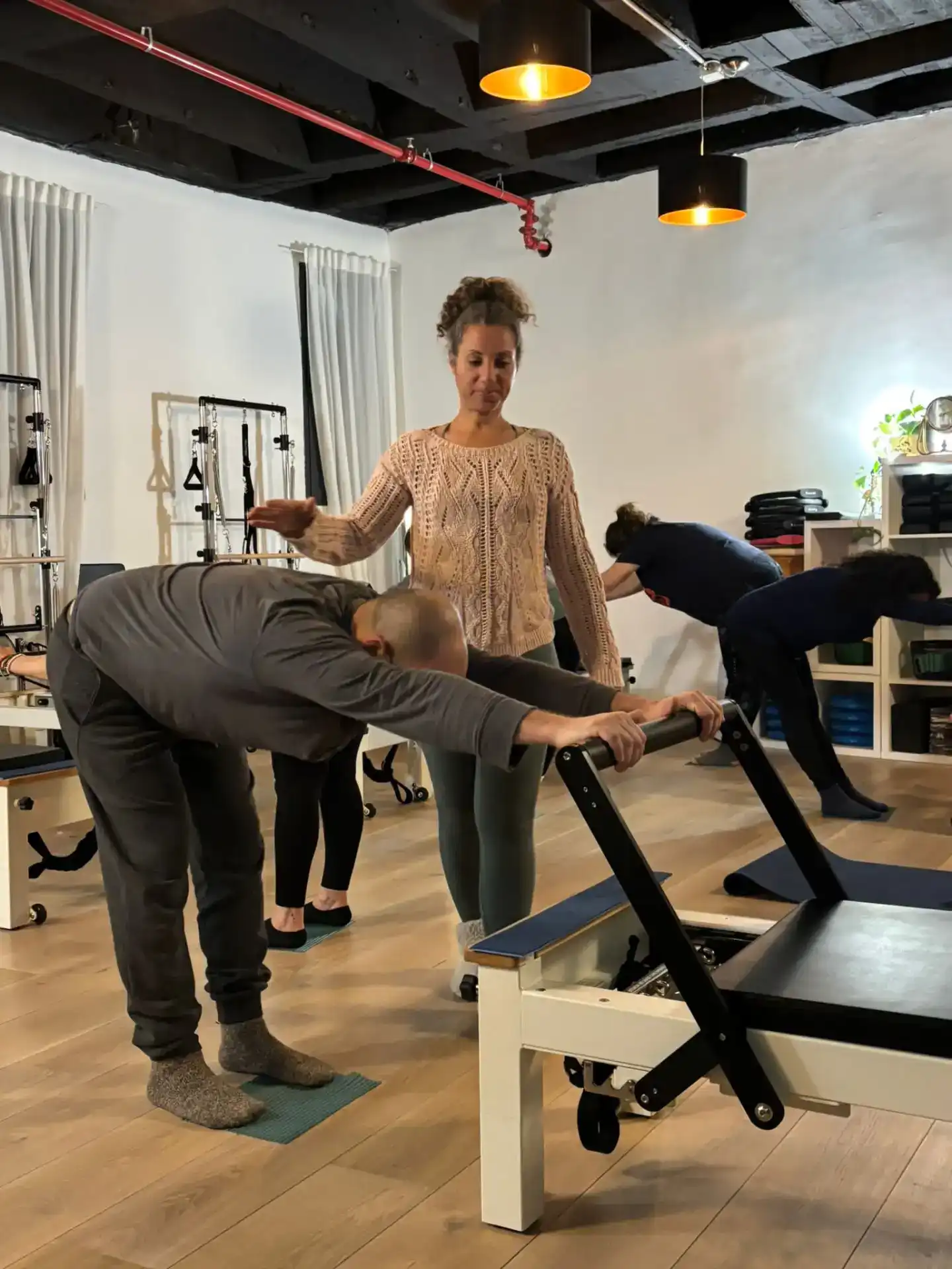 שיעור פילאטיס קבוצתי בפרדס חנה | ניסן-לעד