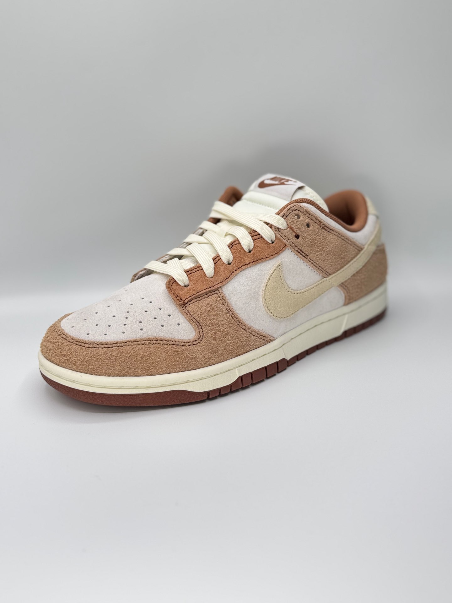 “Nike Dunk Low  “Medium Curry