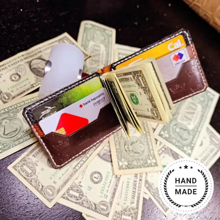 ארנק אלגנטי לגבר