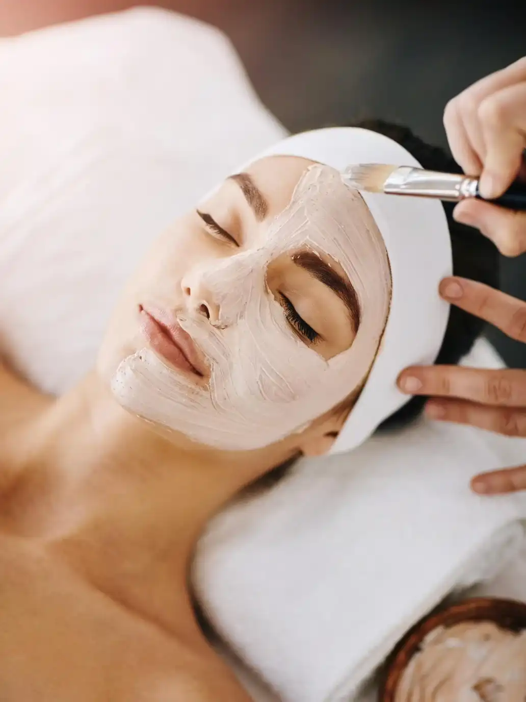 טיפול פנים קלאסי – ניקוי קומדונים והחדרת לחות