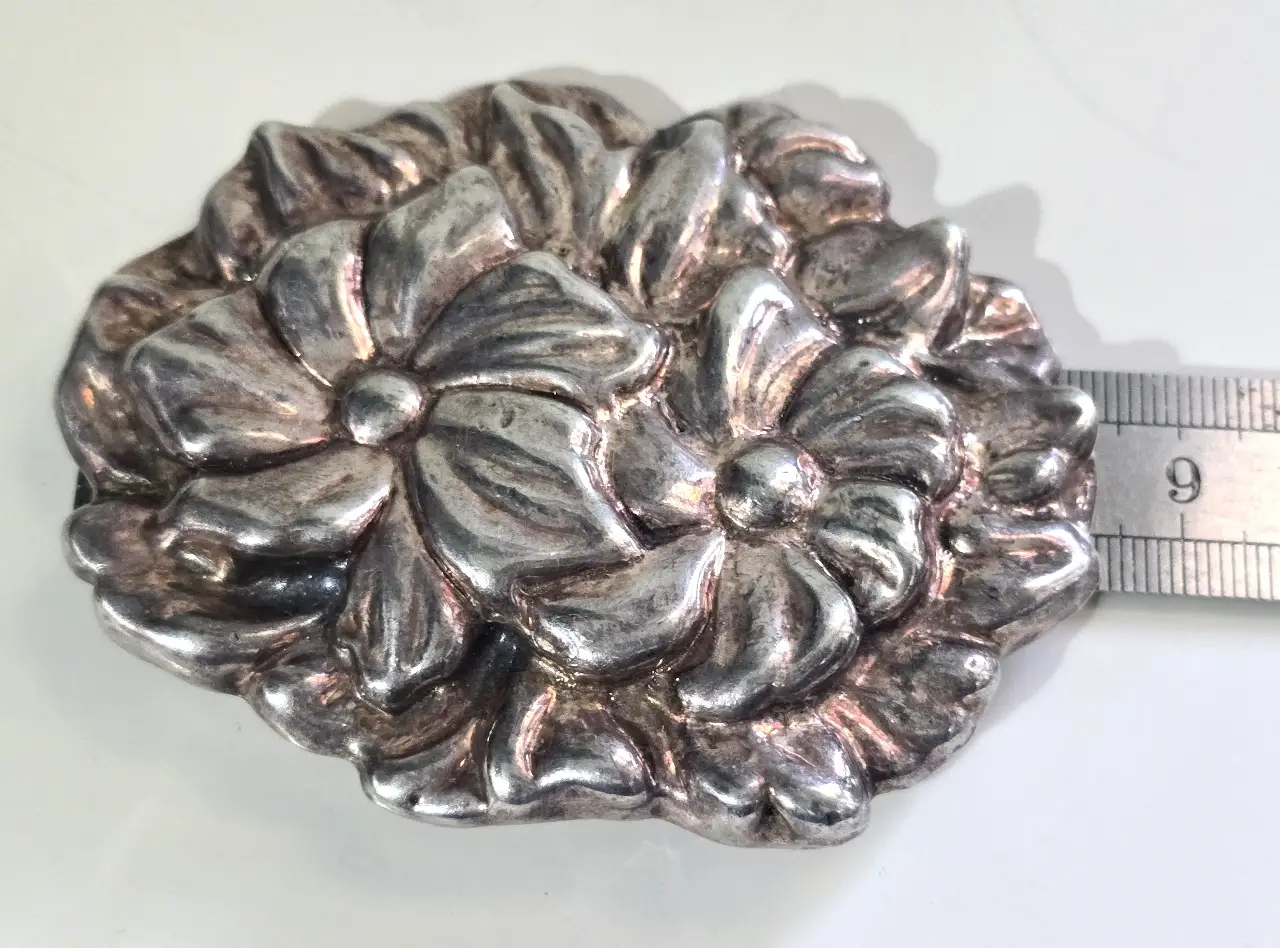 סיכה עתיקה וגדולה בעיצוב פרחוני ידני - וחתומה 925 סיכה מרשימה בעבודת יד,