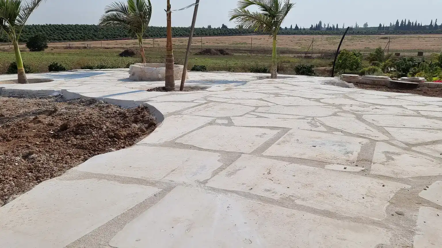 עבודות אבן טבעית- טרסות וריצוף חוץ