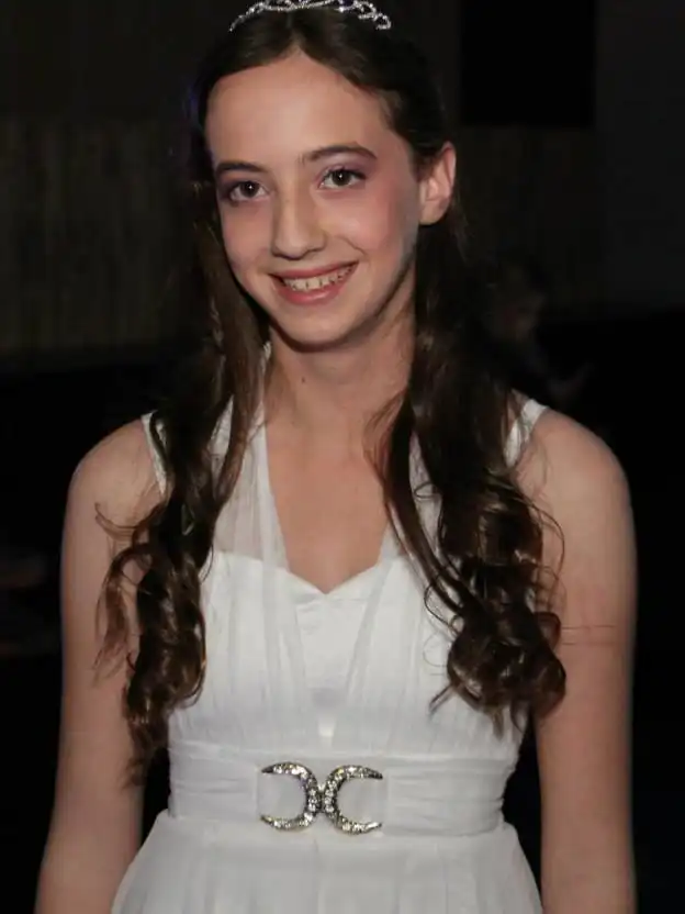 איפור ושיער לבנות מצווה